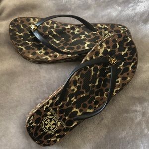 Excellent condition Tory Burch flip flops